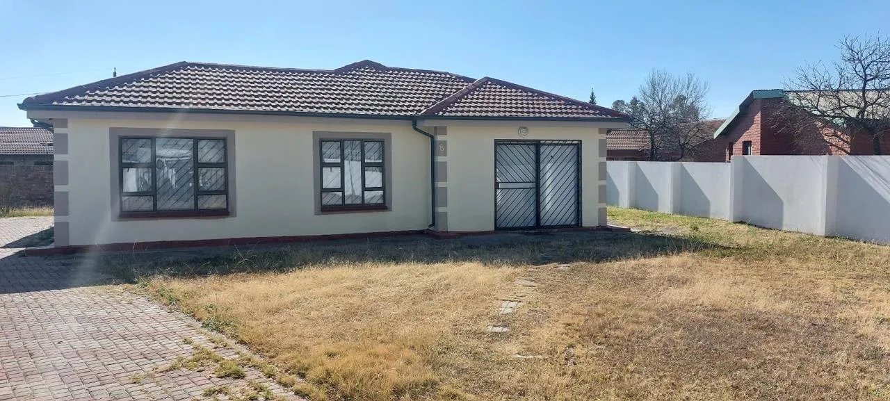 2 Bedroom House for sale in Lennoxton