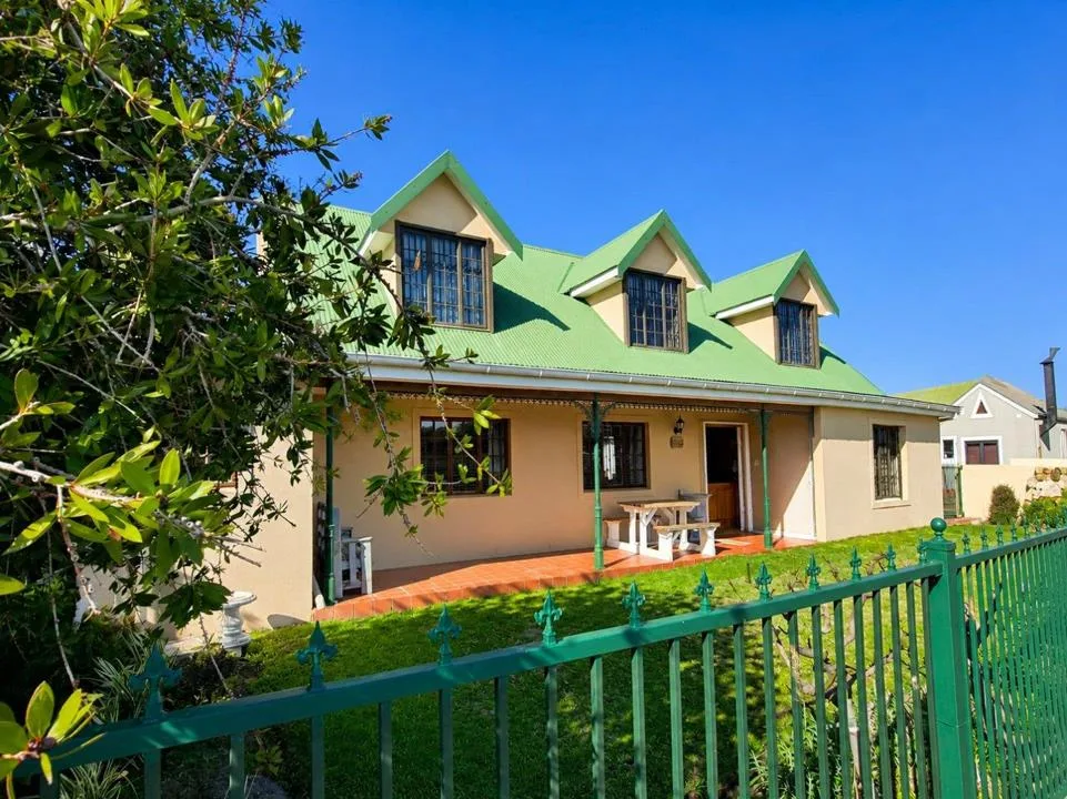 3 Bedroom House for sale in Rawsonville