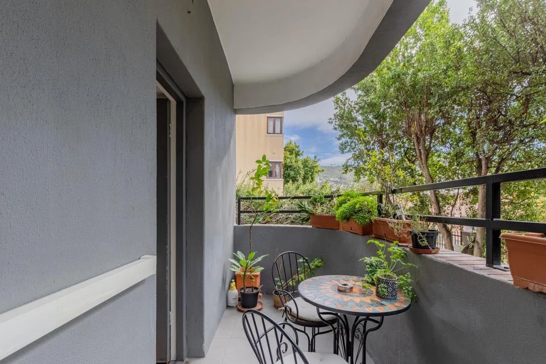 2 Bedroom Apartment / flat for sale in Gardens