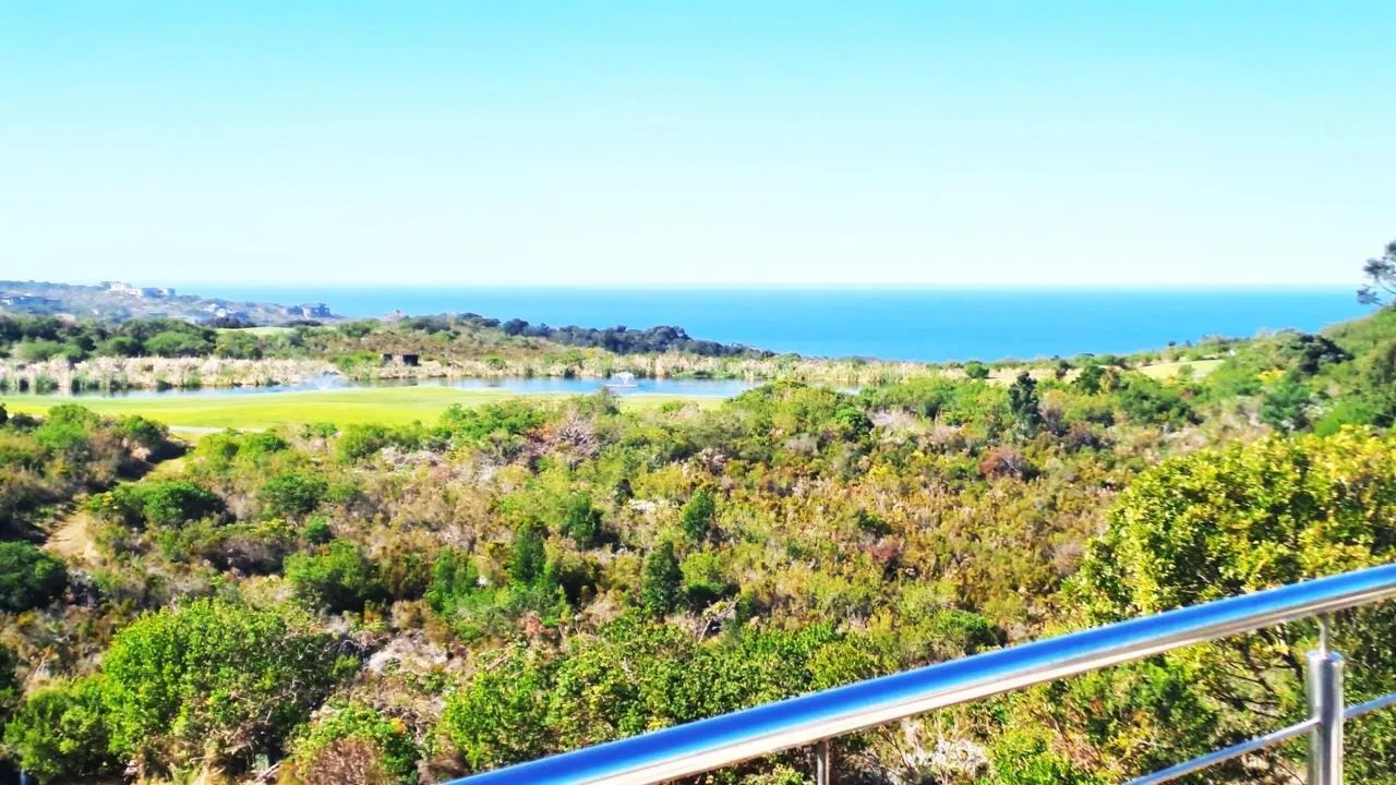 4 Bedroom House for sale in Pezula Golf Estate