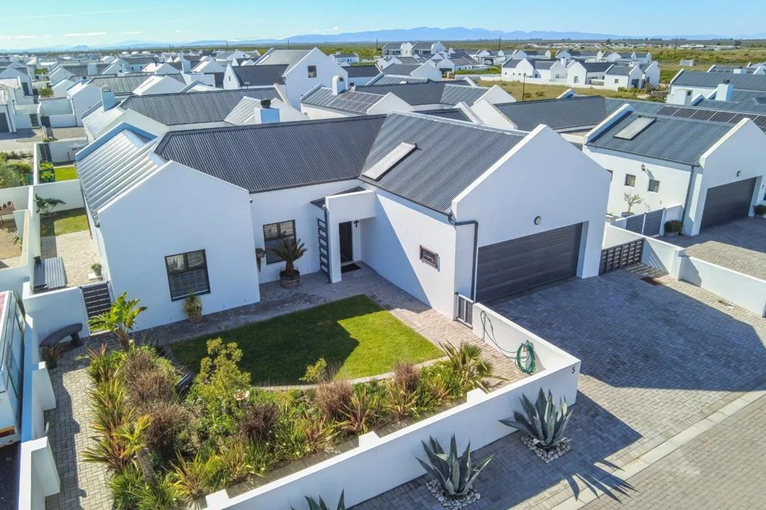 2 Bedroom House for sale in Atlantic Sands Private Estate