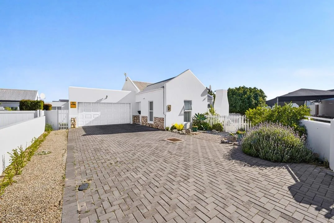 3 Bedroom House for sale in Laguna Sands