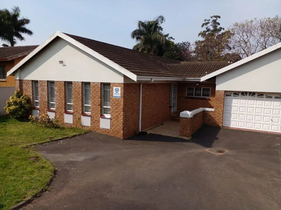 4 Bedroom House for sale in Shallcross