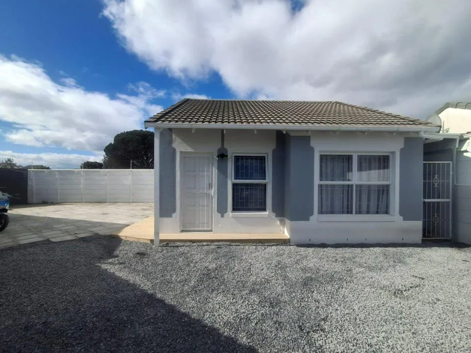 2 Bedroom House for sale in Thornton