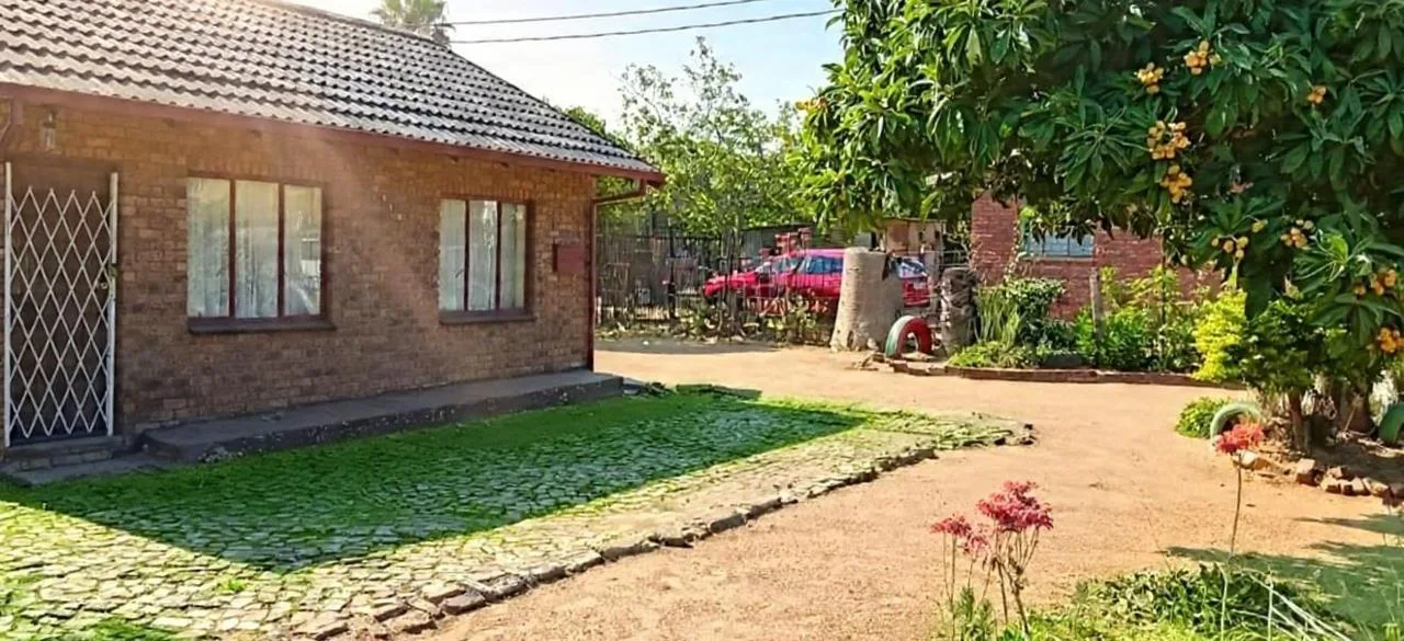 2 Bedroom House for sale in Lethlabile