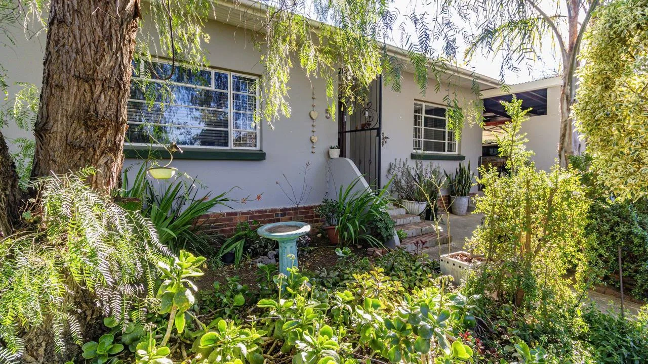 4 Bedroom House for sale in Riebeek Kasteel