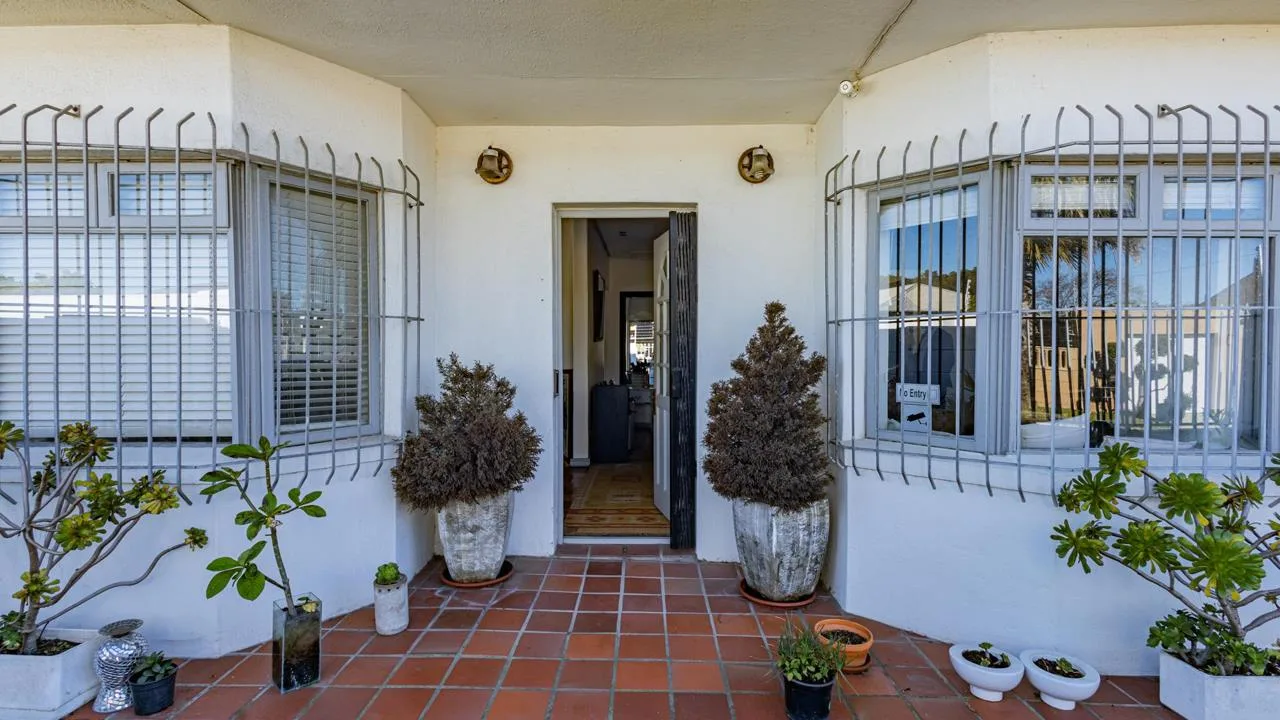 3 Bedroom House for sale in Lansdowne