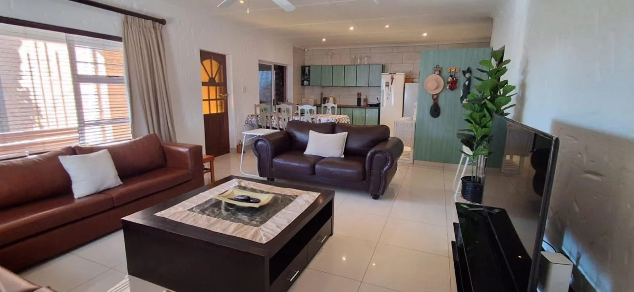 4 Bedroom House for sale in Diaz Beach
