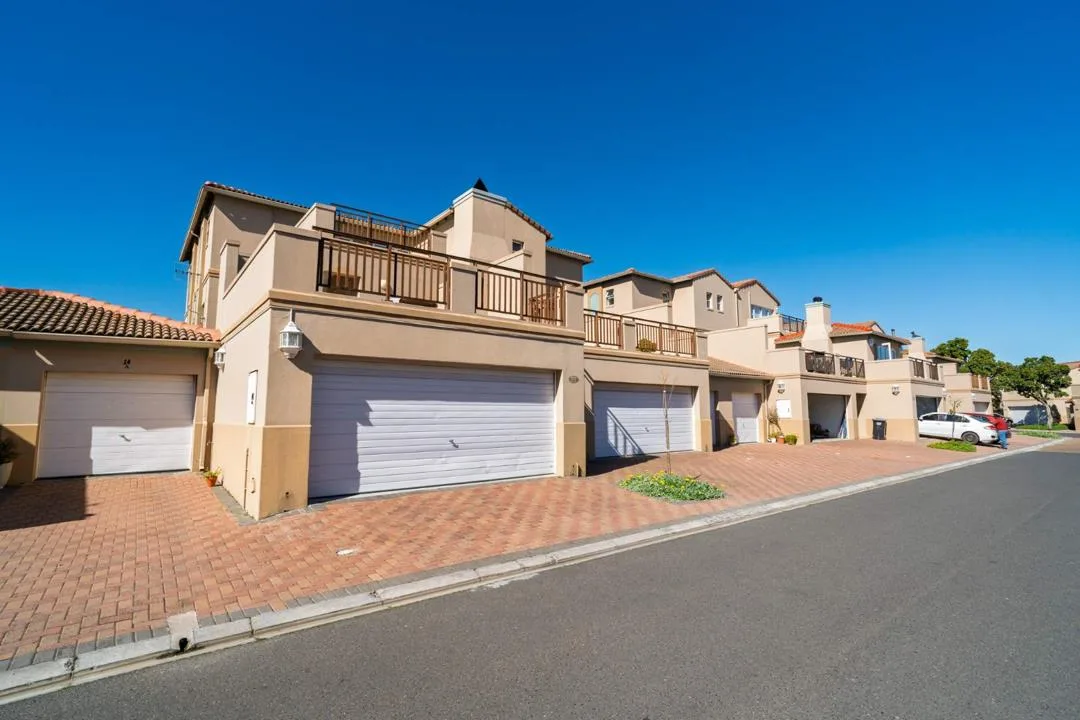 3 Bedroom Townhouse for sale in Royal Ascot