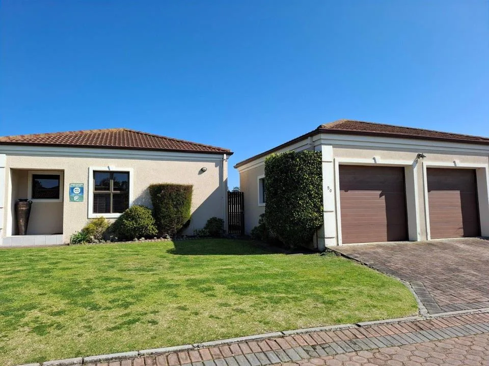 3 Bedroom Townhouse to rent in Lorraine
