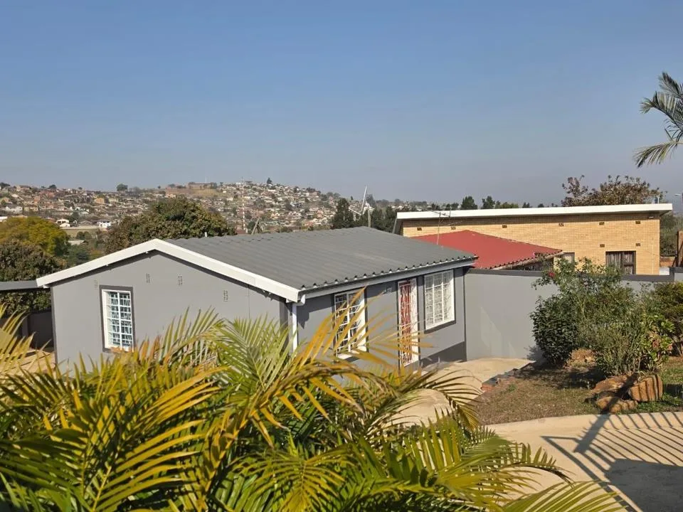 2 Bedroom House for sale in Bombay Heights