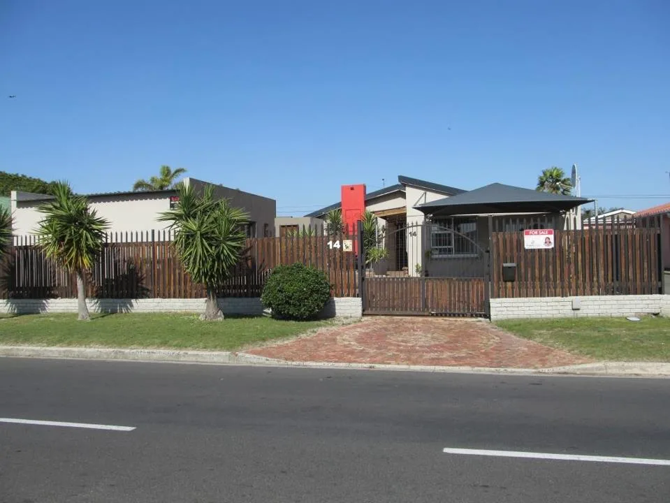 2 Bedroom House for sale in Bothasig
