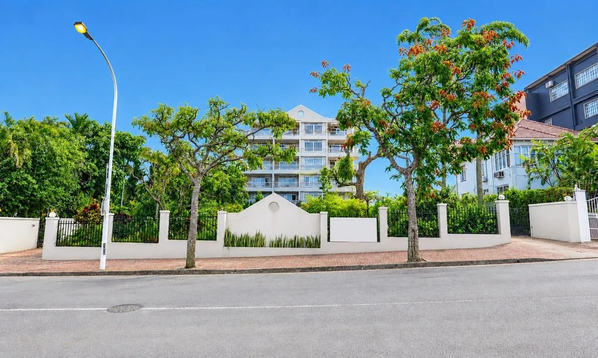 2 Bedroom Apartment / flat for sale in Essenwood