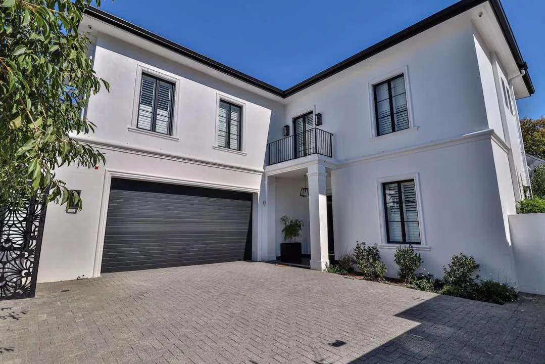 4 Bedroom House for sale in Claremont Upper