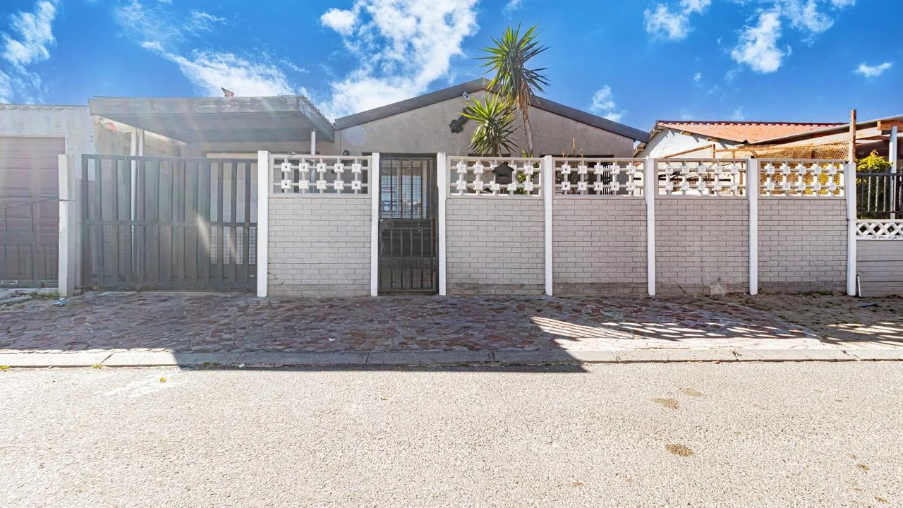 3 Bedroom House for sale in Palm Park