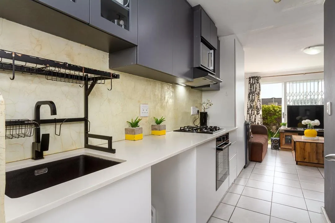 2 Bedroom Apartment / flat for sale in Muizenberg