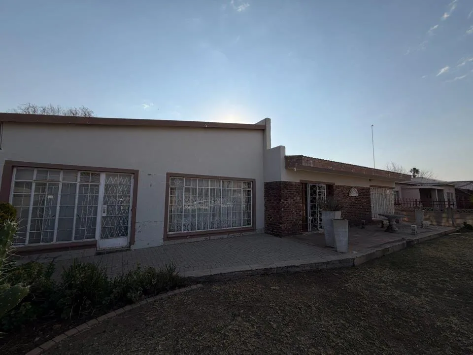 6 Bedroom House for sale in Potchefstroom South