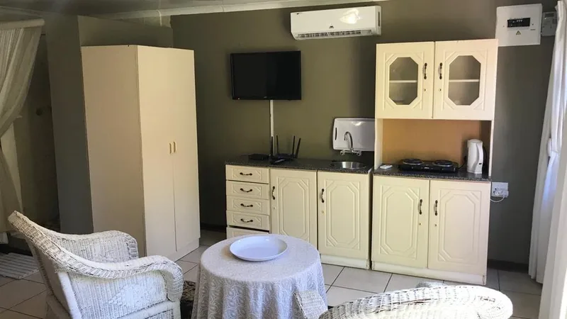 1 Bedroom House to rent in Universitas
