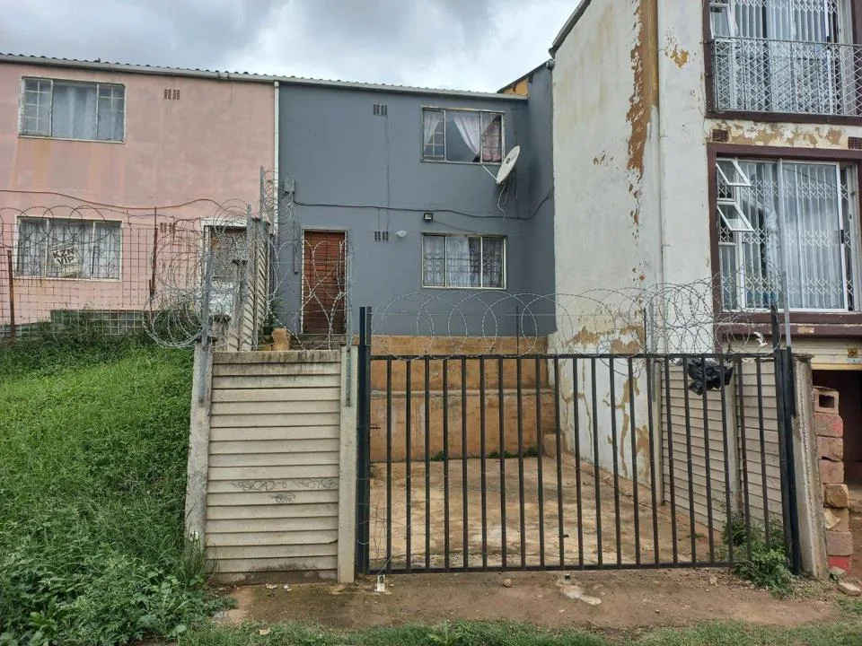 2 Bedroom House for sale in Redfern