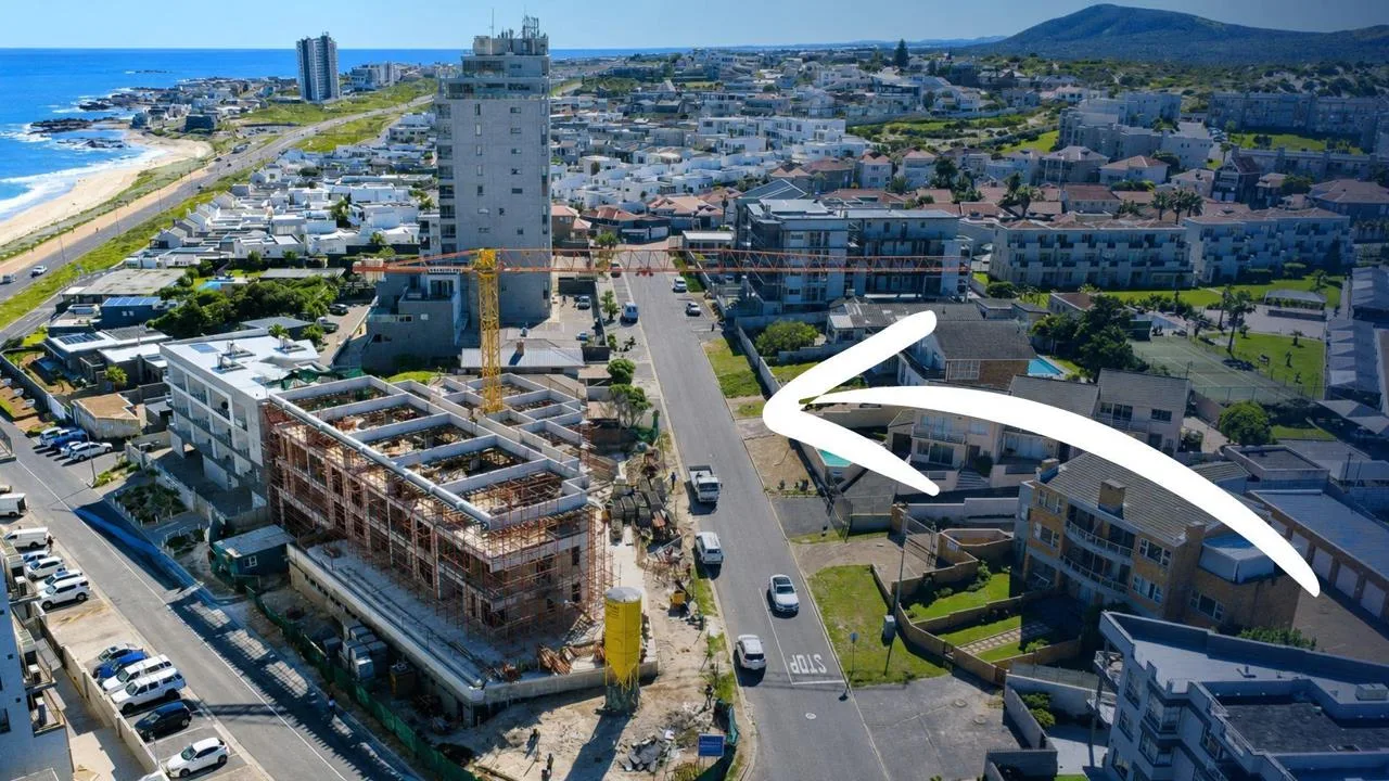 2 Bedroom Apartment / flat for sale in Beachfront