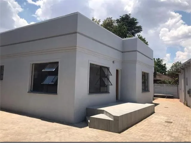 4 Bedroom House for sale in Riviera Park