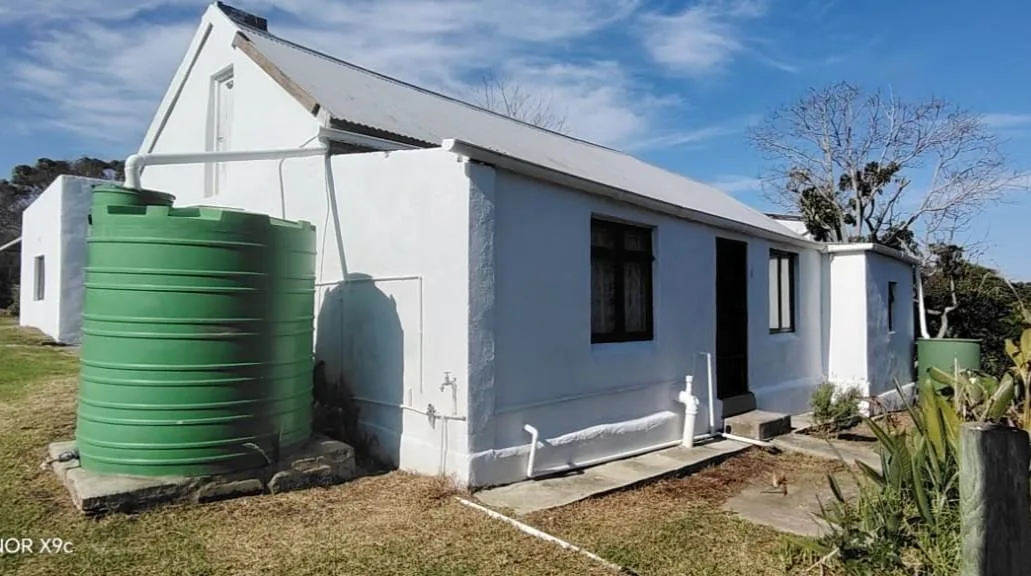 2 Bedroom House for sale in Baardskeerdersbos