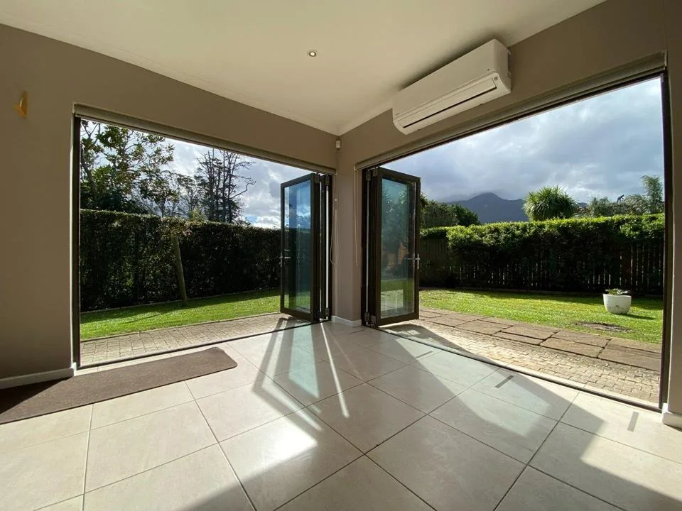 5 Bedroom House for sale in Highlands