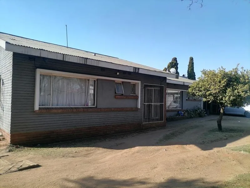 7 Bedroom House for sale in Witbank Ext 5