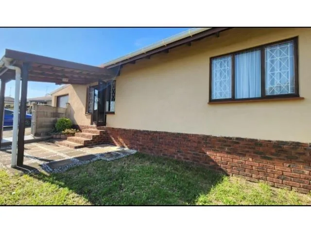 2 Bedroom Townhouse for sale in Lower Illovo