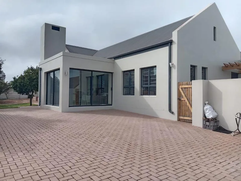 3 Bedroom House for sale in Vredenburg