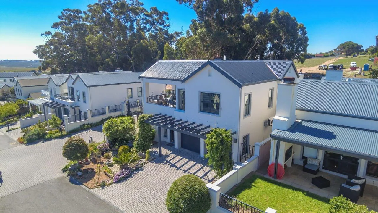 3 Bedroom House for sale in Heldervue