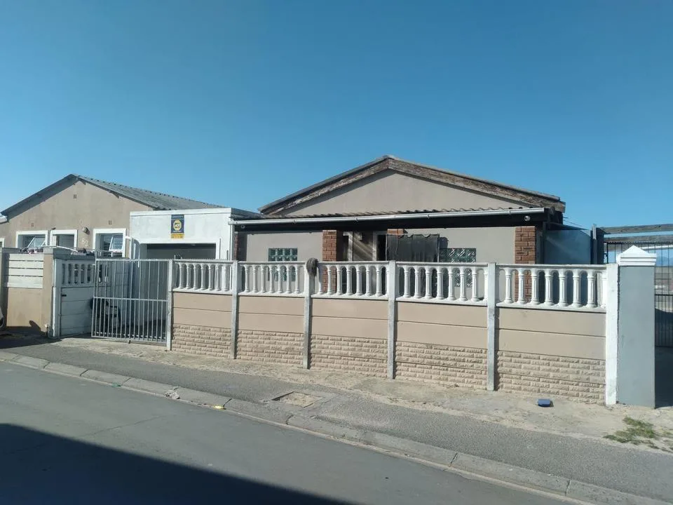 2 Bedroom House for sale in Belhar