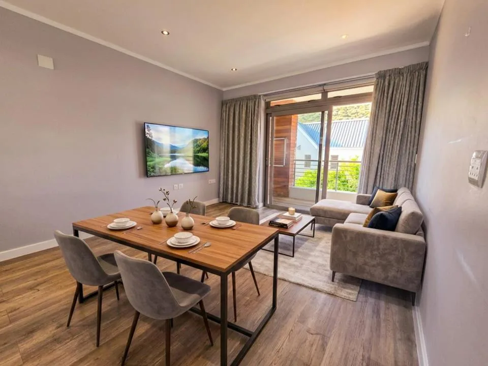 2 Bedroom Apartment / flat for sale in Plattekloof