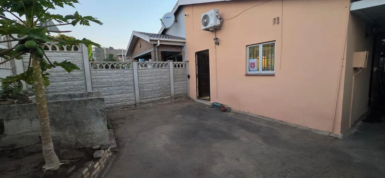 2 Bedroom House to rent in Redcliffe