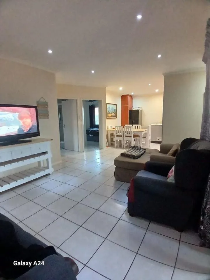 2 Bedroom Townhouse to rent in Vanes Estate