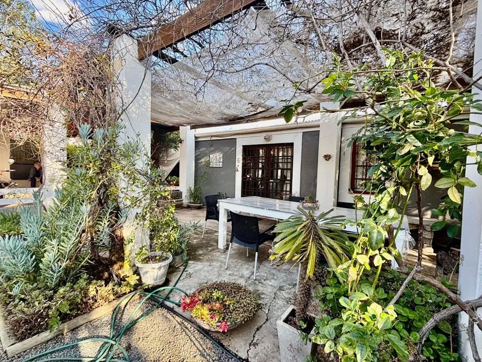 2 Bedroom House for sale in Calitzdorp