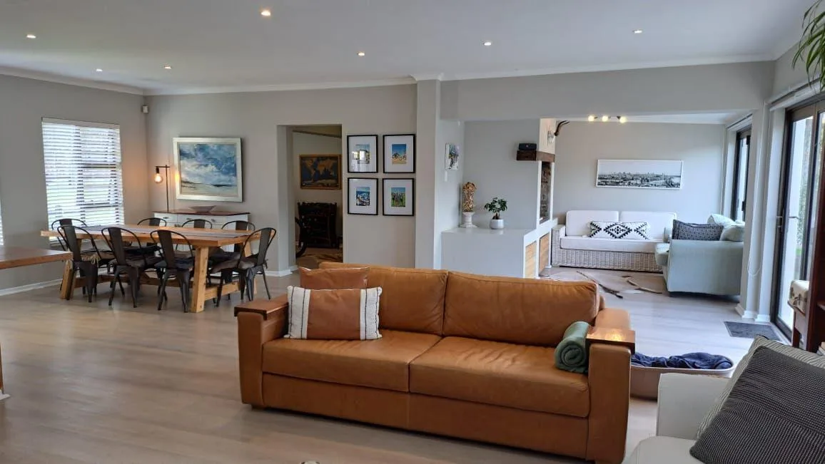 3 Bedroom House for sale in Bredasdorp