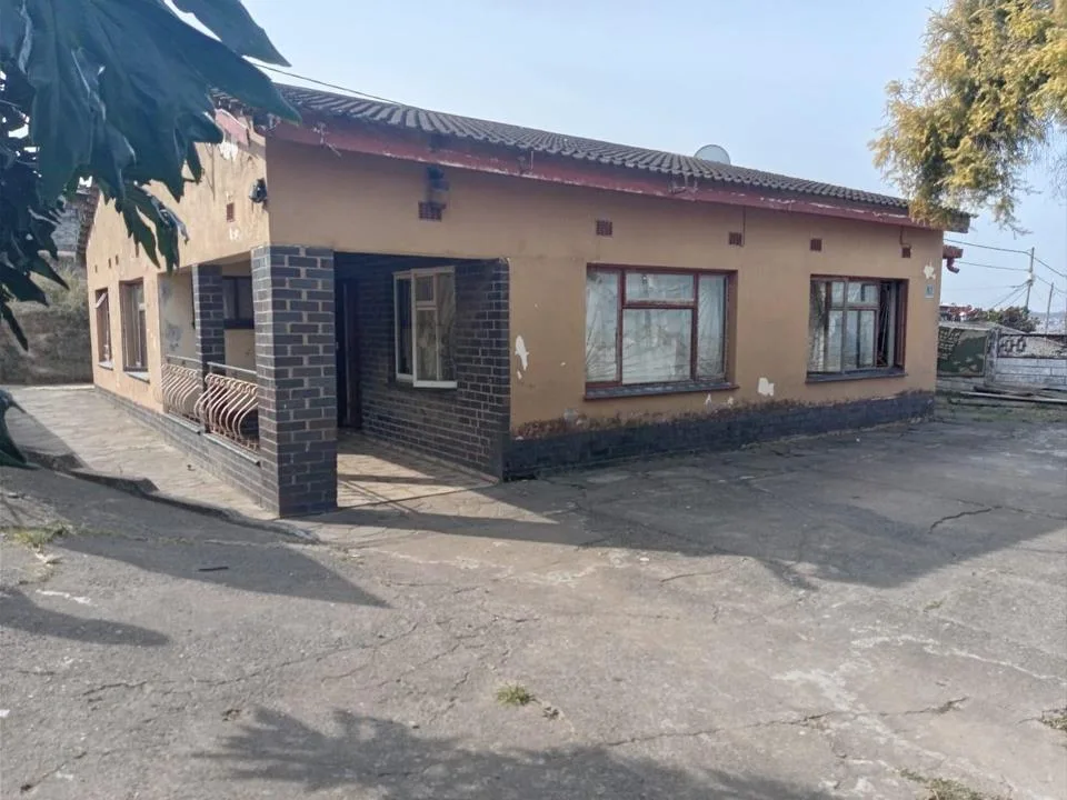 3 Bedroom House for sale in Umlazi L