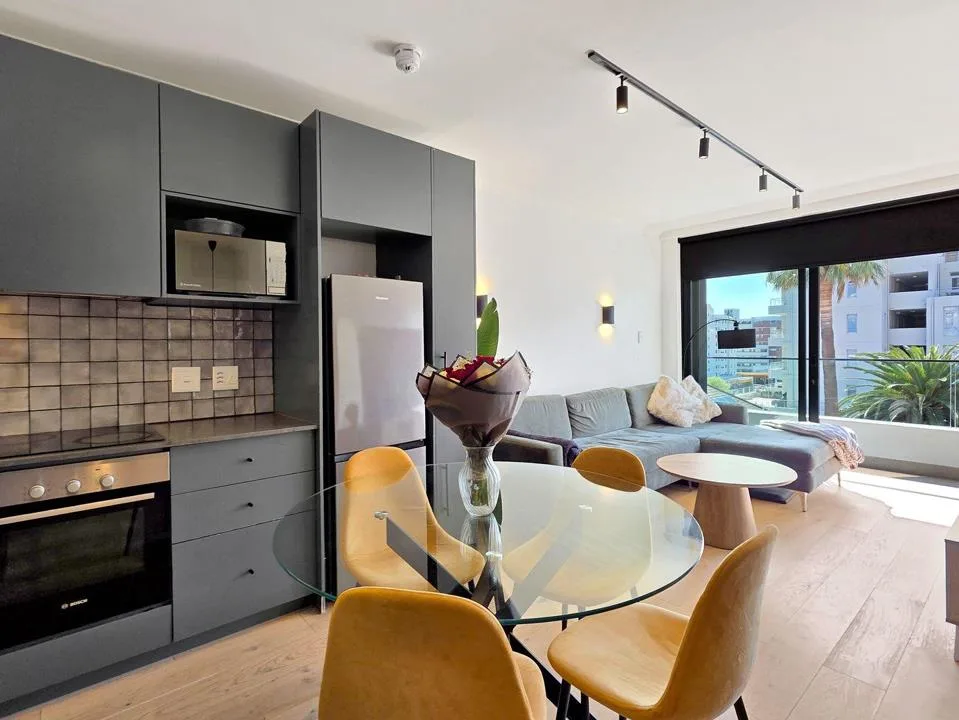 1 Bedroom Apartment / flat for sale in Sea Point