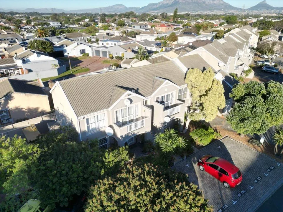 1 Bedroom Apartment / flat for sale in Townsend Estate