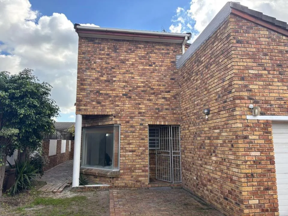 3 Bedroom House for sale in Welgelegen 1