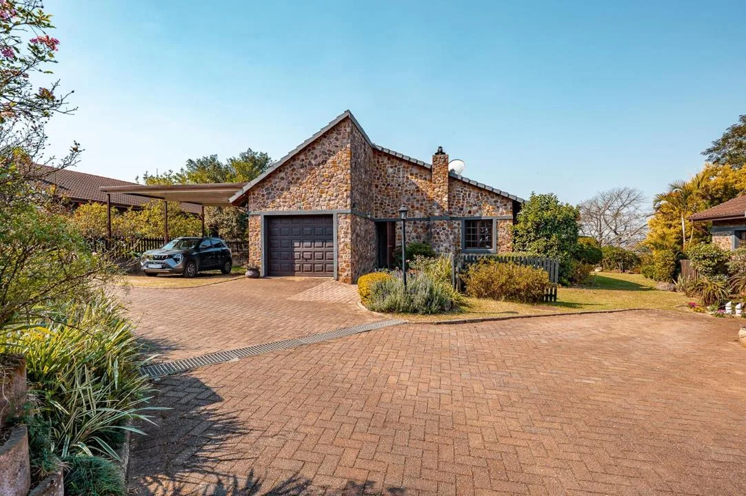 2 Bedroom Townhouse for sale in Bothas Hill