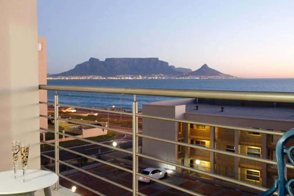 2 Bedroom Apartment / flat for sale in Beachfront