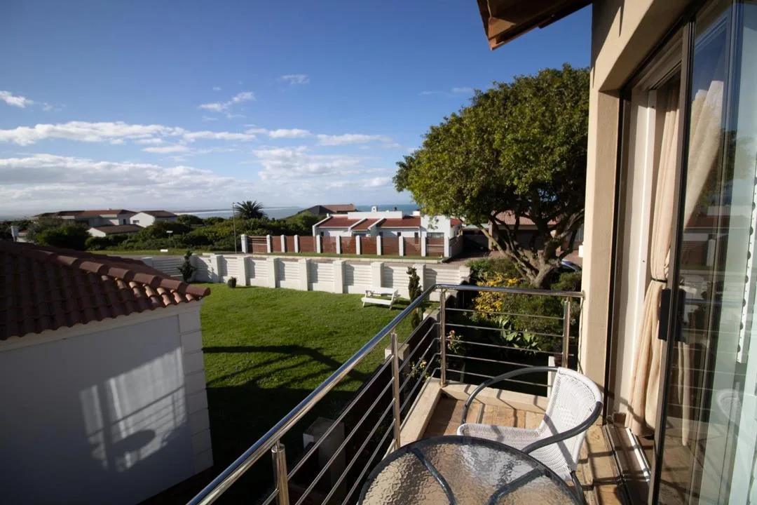 3 Bedroom Townhouse to rent in Santareme