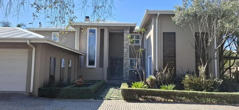 6 Bedroom House for sale in Groenkol
