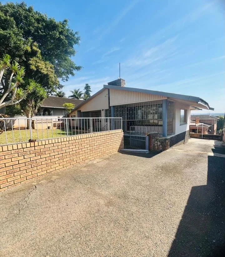 7 Bedroom House for sale in Duffs Road
