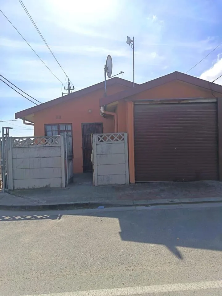 2 Bedroom House for sale in Victoria Mxenge