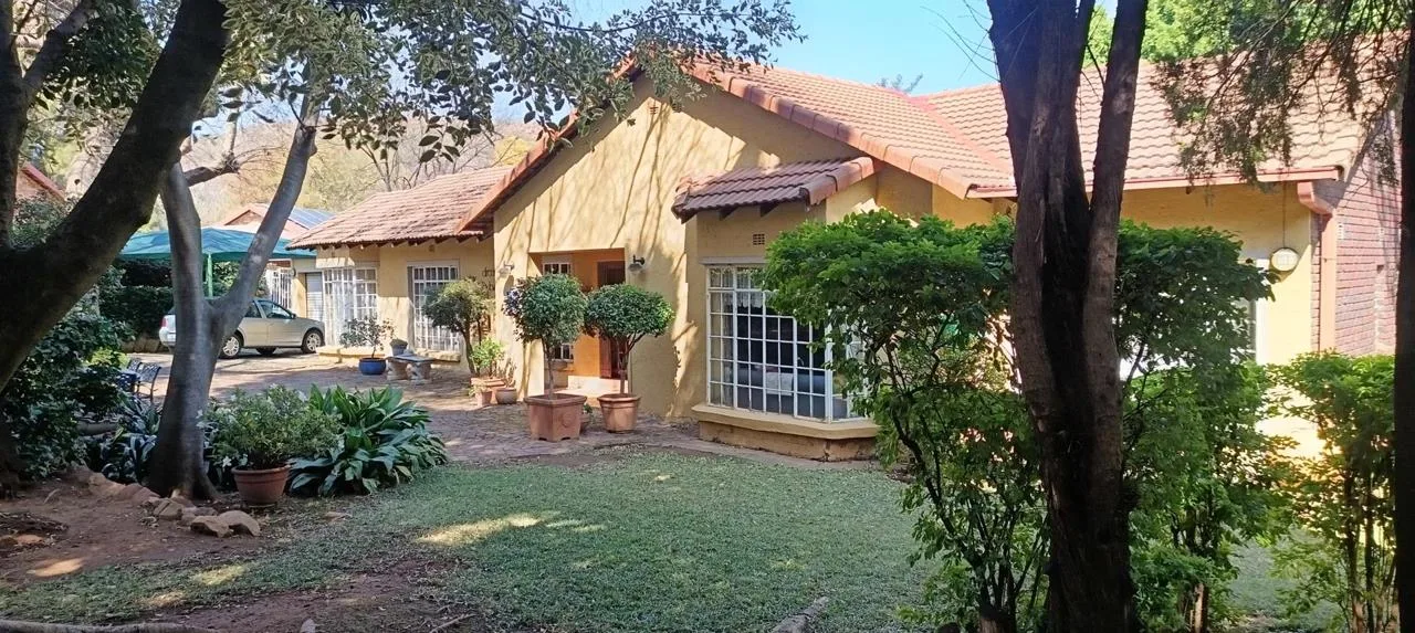 4 Bedroom House for sale in Safari Gardens