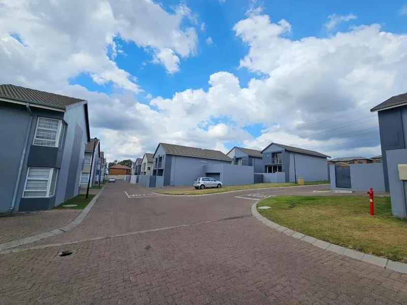3 Bedroom Apartment / flat for sale in Die Heuwel Ext 2