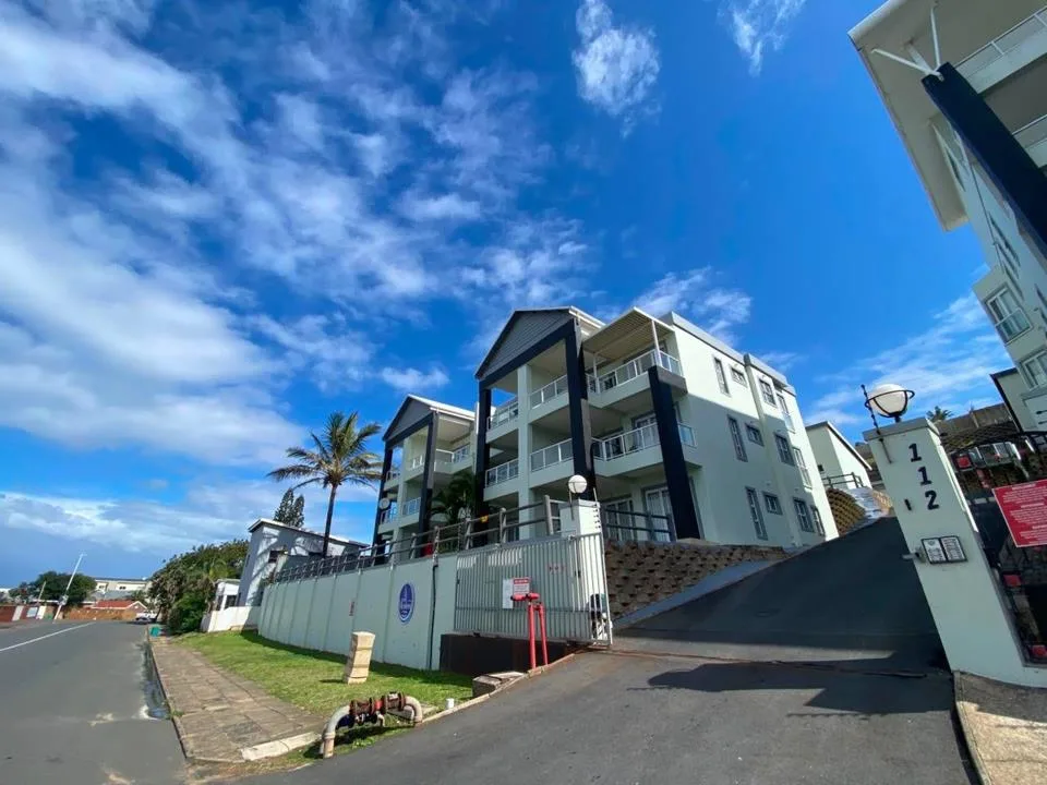 2 Bedroom Apartment / flat for sale in Lawrence Rocks